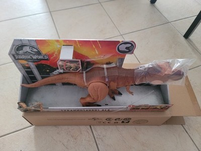 Jurassic World Thrash 'n Throw Tyrannosaurus Rex Action Figure
