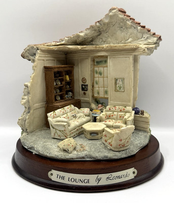 The Leonardo Collection THE LOUNGE Miniature Room Diorama - 1980's
