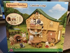 Sylvanian Families Lakeside Lodge No. 5451 Never Used Still Sealed