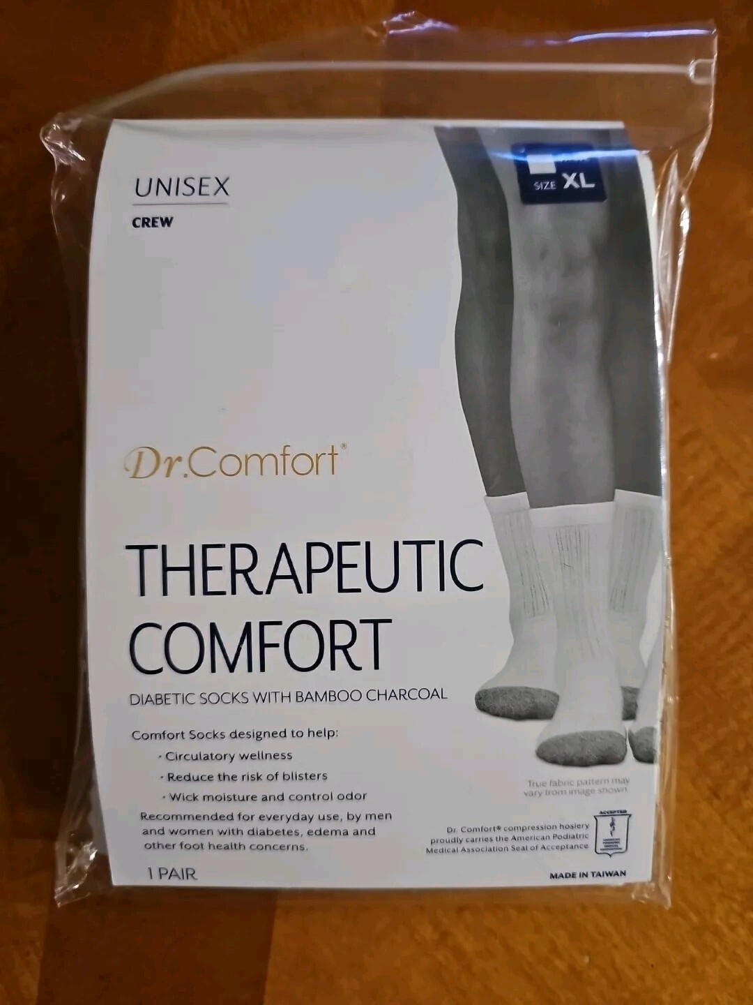 Dr Comfort Therapeutic Comfort Diabetic Socks with Bamboo Charcoal, Unisex Crew