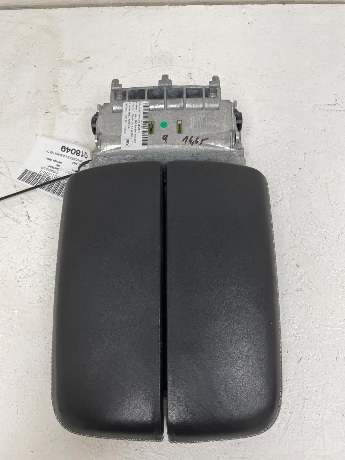 2016-2020 BENTLEY BENTAYGA CENTER CONSOLE LID BLACK LEATHER ARMREST ASSEMBLY