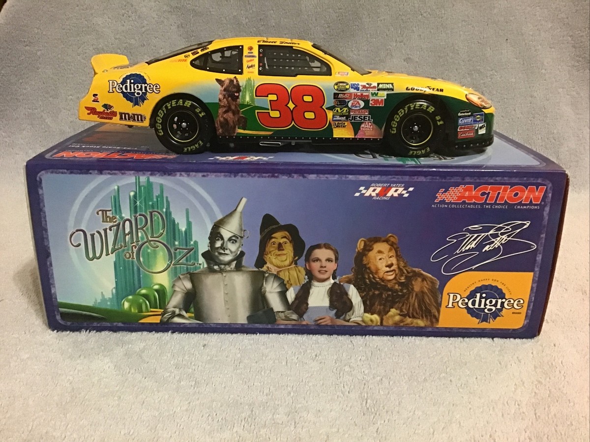 2004 Action ELLIOTT SADLER #38 Pedigree M&M's / Wizard Of Oz Ford