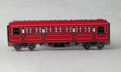 ROTER ZUGWAGEN EMAILLE ANSTECKNADEL ABZEICHEN - NEU