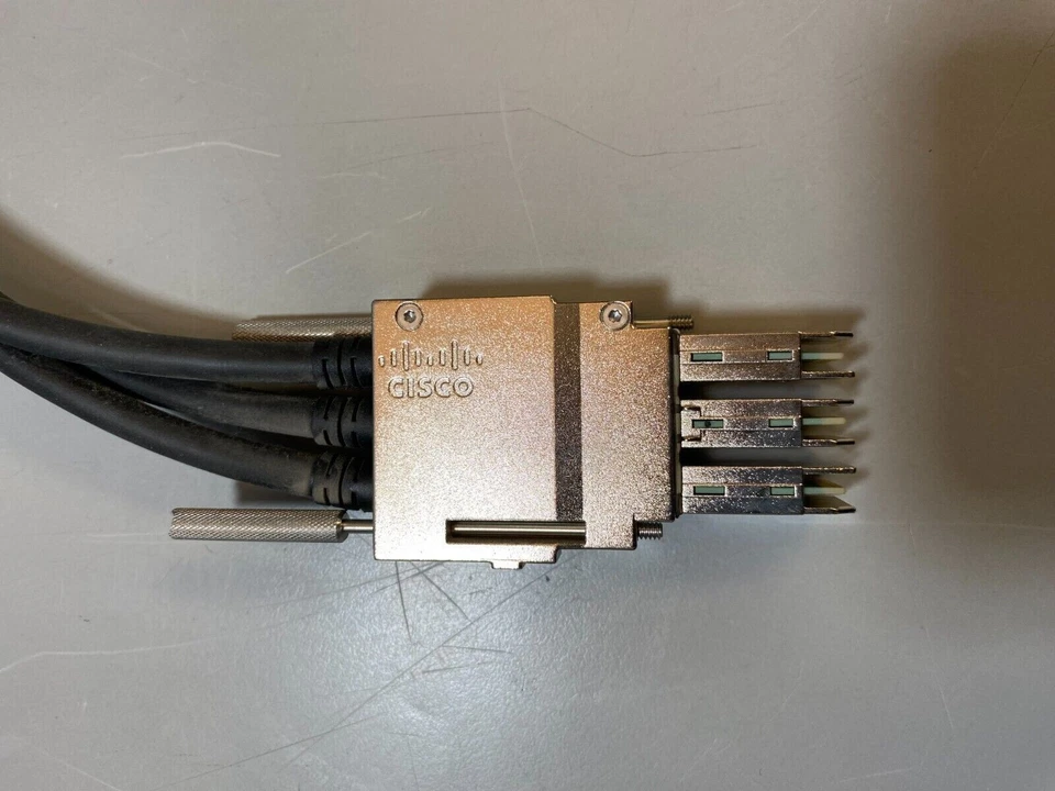 Cabo de empilhamento Cisco STACK-T1-50CM StackWise-480 50cm para série 3850 - Imagem 4 de 4
