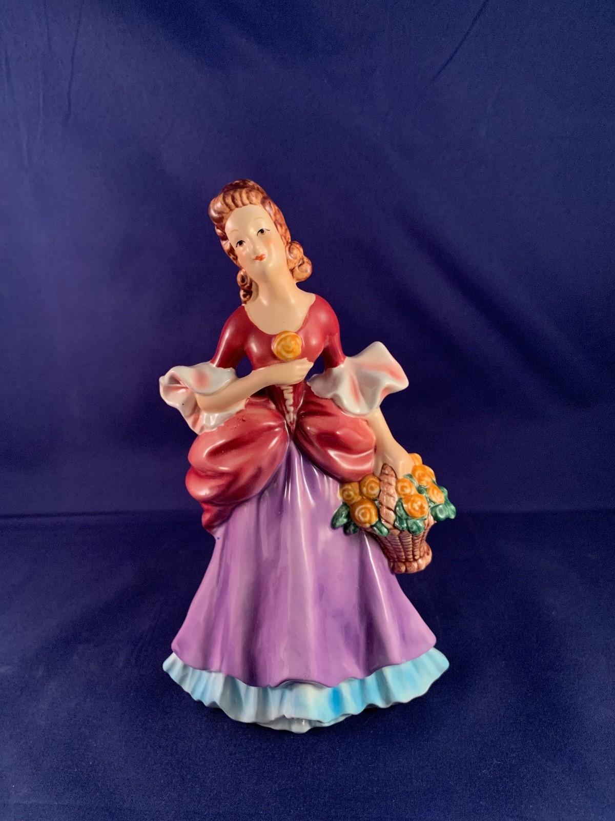 GOEBEL "LADY WITH A FLOWER BASKET" FIGURINE FF276 LADY OF FASHION W