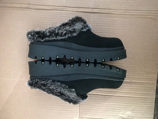 skechers fortress clog slipper