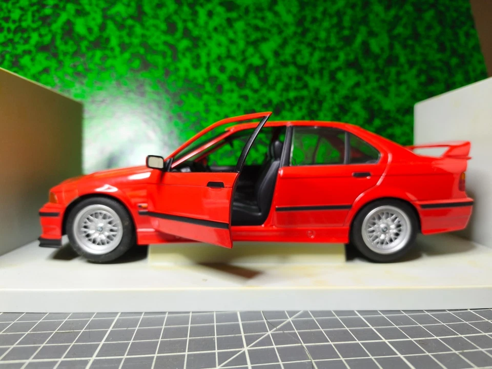BMW Série 3 E36 318is rouge au 1/18 VT Models - Photo 3/4