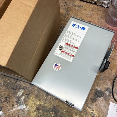 Eaton DG221NRB Outdoor Safety Switch 120/240V 30-Amp Gray NEW NIB