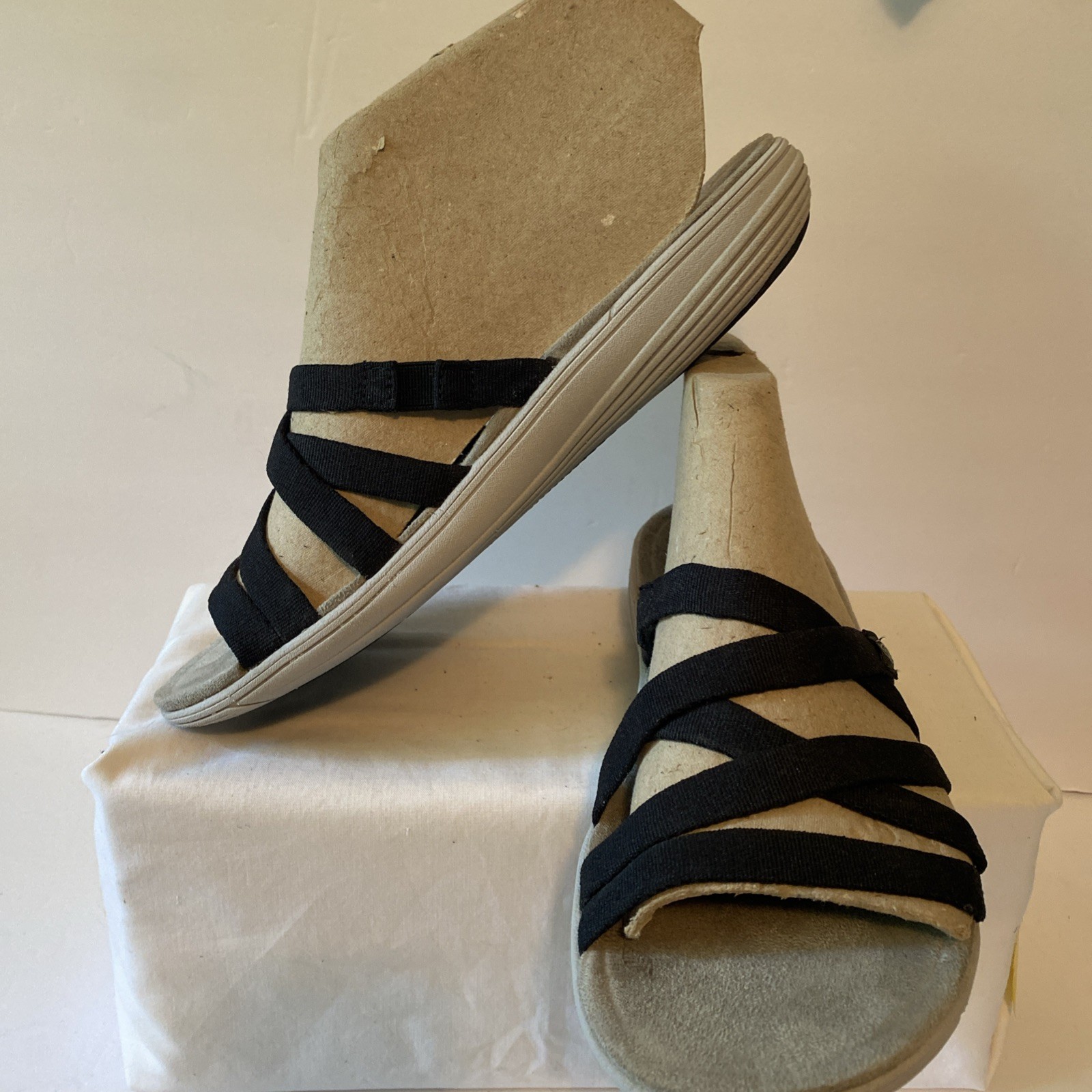 Keen Damaya sandalo nero con cinturino slide donna 11