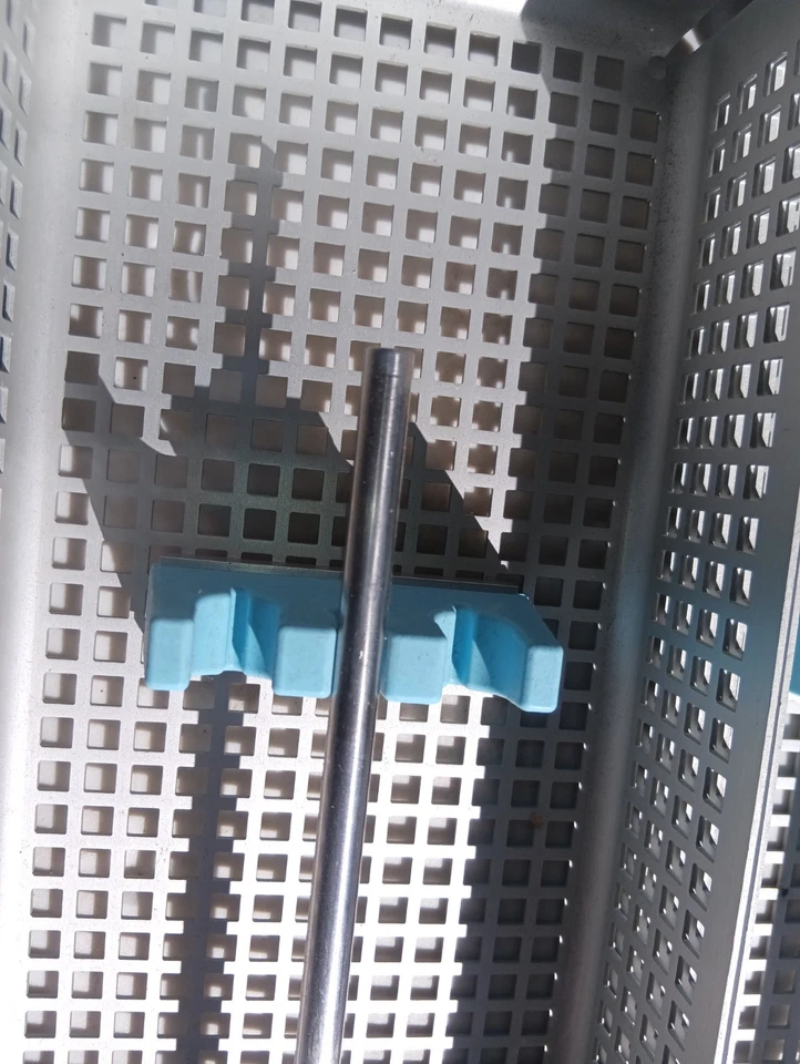 Lote de 2 Instrumentos Endoscópicos Intuitivos Quirúrgicos 371094 Da Vinci 30° con Estuche Foto 4 de 4