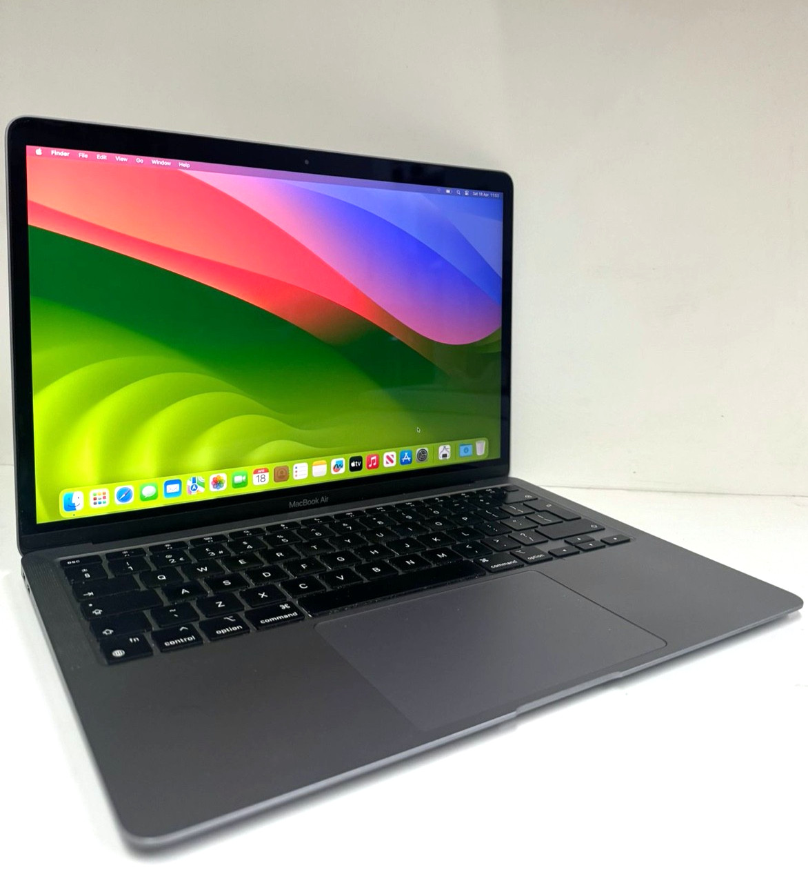 Sale! Apple MacBook Air - M1 8-Core CPU - 16GB Ram - 250GB SSD - Mac OS Sonoma