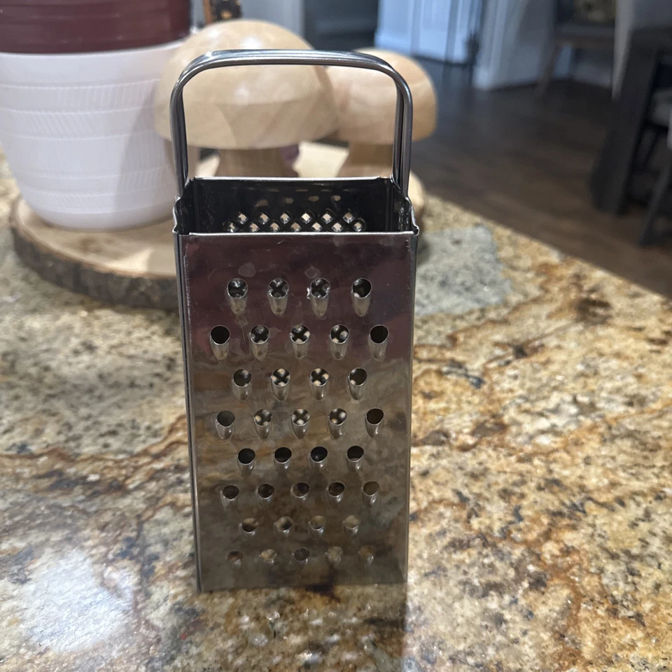 Vintage Rostfrei Käsedose eckige Reibe Edelstahl silber West Germany