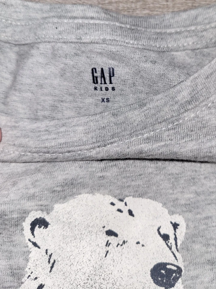 Camiseta de invierno GAP Kids Polar Bear Keep It Cool Earth talla XS 4T 5T NUEVA CON ETIQUETAS Foto 3 de 4