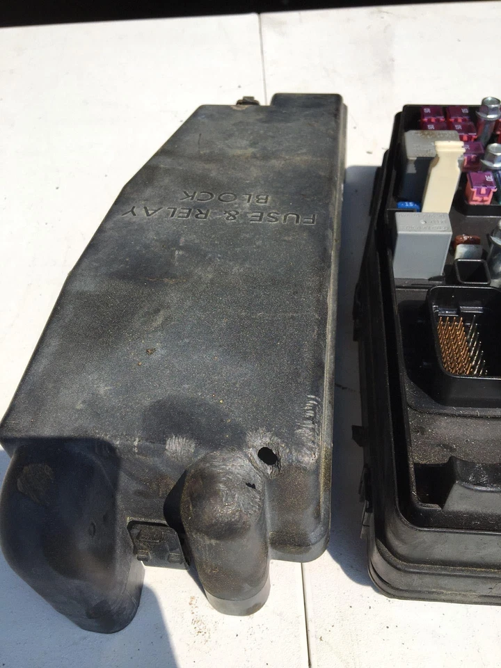 Engine Fuse Box KIA SEDONA 06 07 08 09 10 Foto 3 de 4