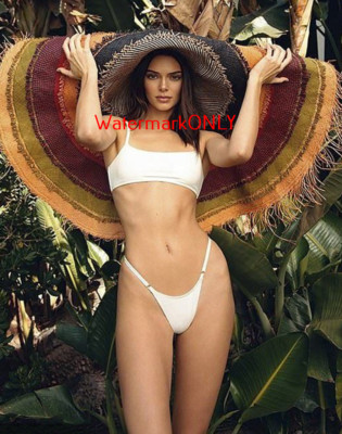 Gorgeous ''Celebrity/Model'' ''Kendall Jenner'' LEGGY ''Pin-Up'' PHOTO! #(39)