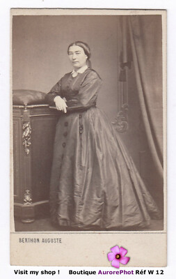 CDV Ancien - Portrait Femme Assise En Buste - Photo 19e - Réf 42