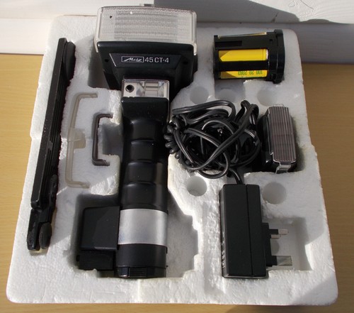 Metz Mecablitz 45 CT-4 Hammer Head Flash System - Picture 2 of 9