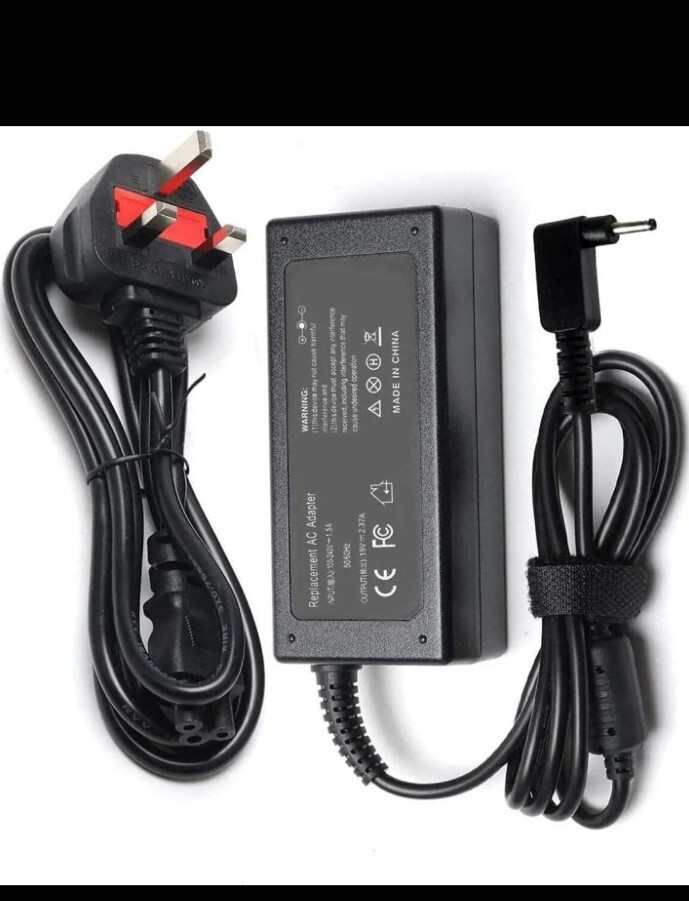 Caricabatterie Per Laptop ARyee 19V 2,1A 40W Con Spinotto 2,5x0,7 Mm - Compatibile Con Asus Eee PC 1015 1001 1104 1201 E Altri
