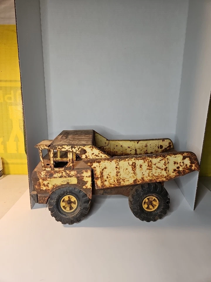 Vintage MIGHTY TONKA 1970's Dump Truck Pressed Steel ~ XMB-975 Tires ~ 19” - Image 3 of 4