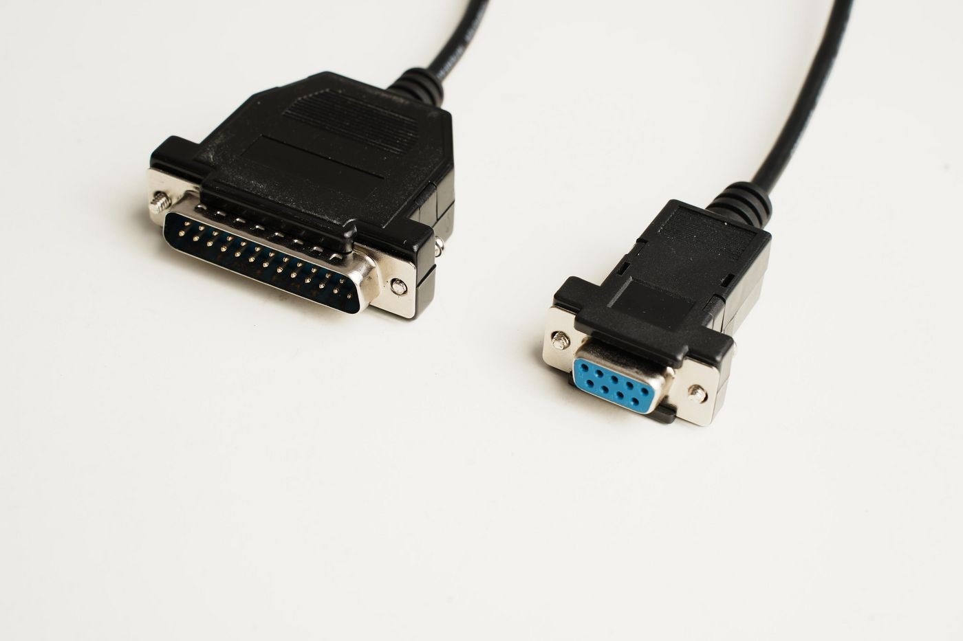 MicroConnect IBM029B Serial Null Modem Cable 3m Black DB9 Male to DB25 Female