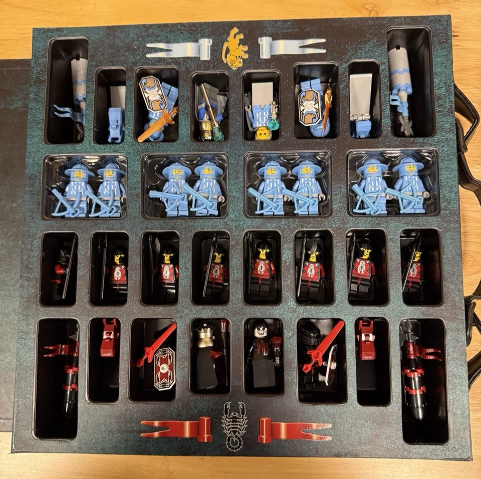 Juego de ajedrez Lego Knights 2005 - usado - abierto pero sin jugar, desgaste en estuche Foto 4 de 4