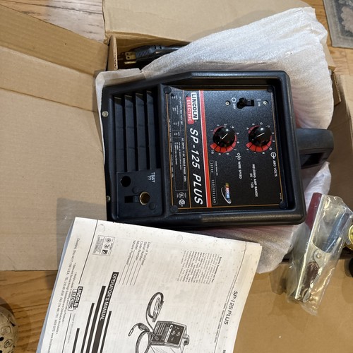 Lincoln Electric SP-125 Plus MIG Welder Kit 120V Wire Feed NEW NIB + EXTRAS - Picture 23 of 24