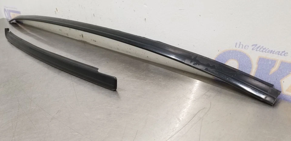 1987 BUICK GRAND NATIONAL WINDSHIELD TRIM BLACK - Image 4 of 4