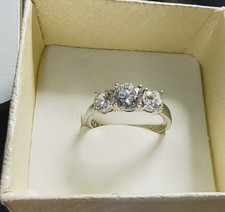 STERLING SILVER ROUND CUT 3 STONE CUBIC ZIRCONIA ENGAGEMENT RING Size 7 3/4 45 
