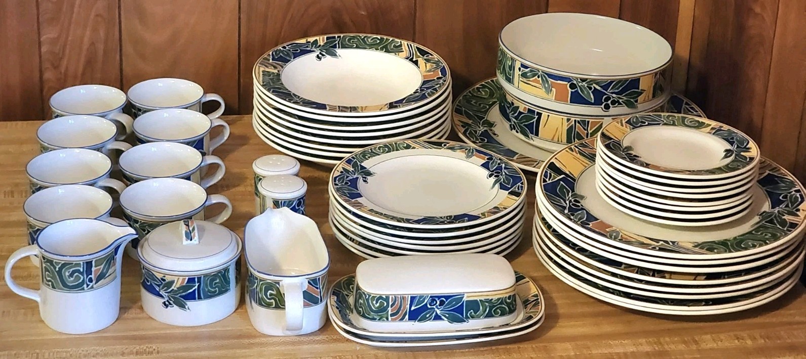 Mikasa Olive Grove Intaglio 48 Piece Stoneware China Set