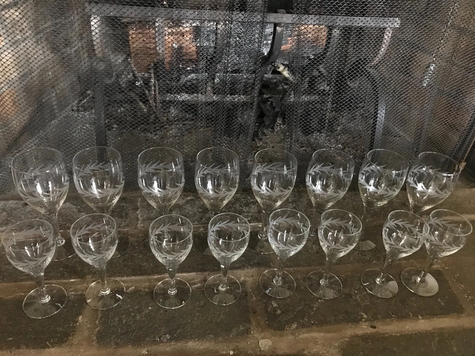 16 Elegant Tapered Etched Vintage MCM Wine Glasses