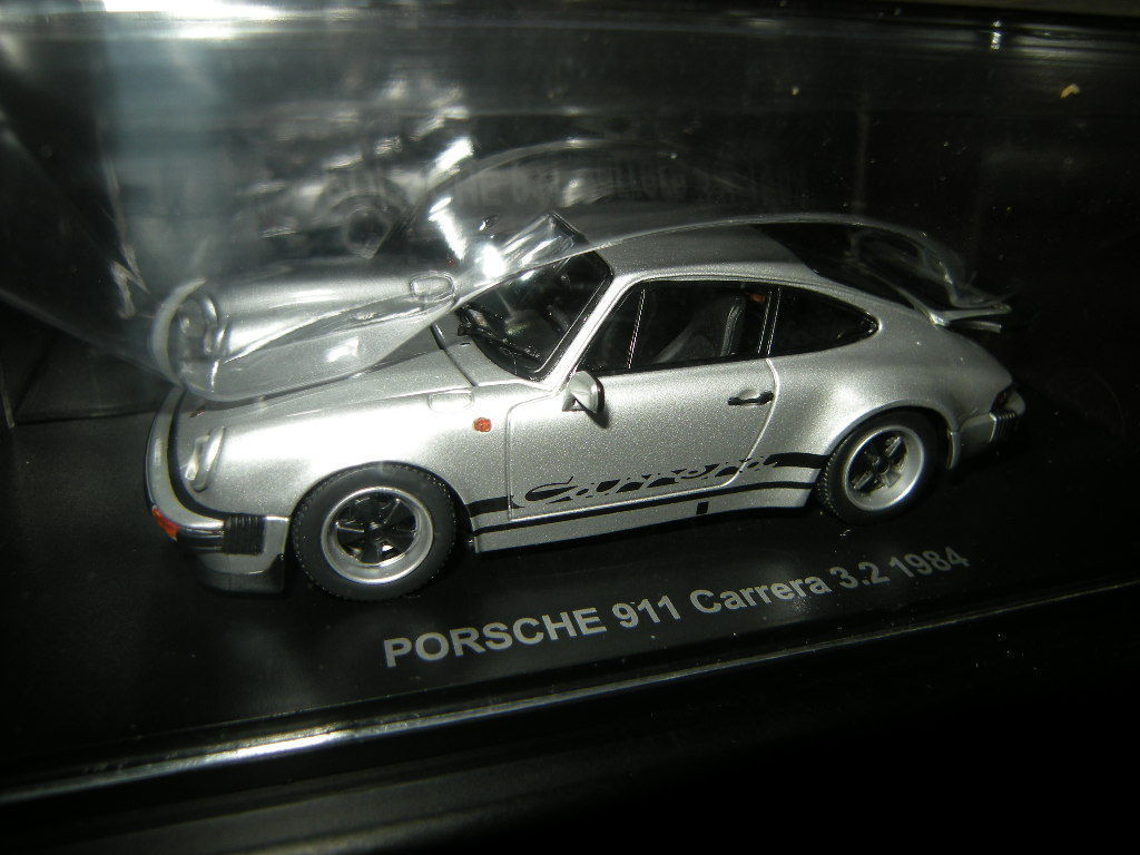 1 43 Kyosho Porsche 911 3.2 1984 Silber silber Nr. 05522S OVP 1 43 Kyosho Porsche 911 3.2 1984 Silber silber Nr. 05522S OVP