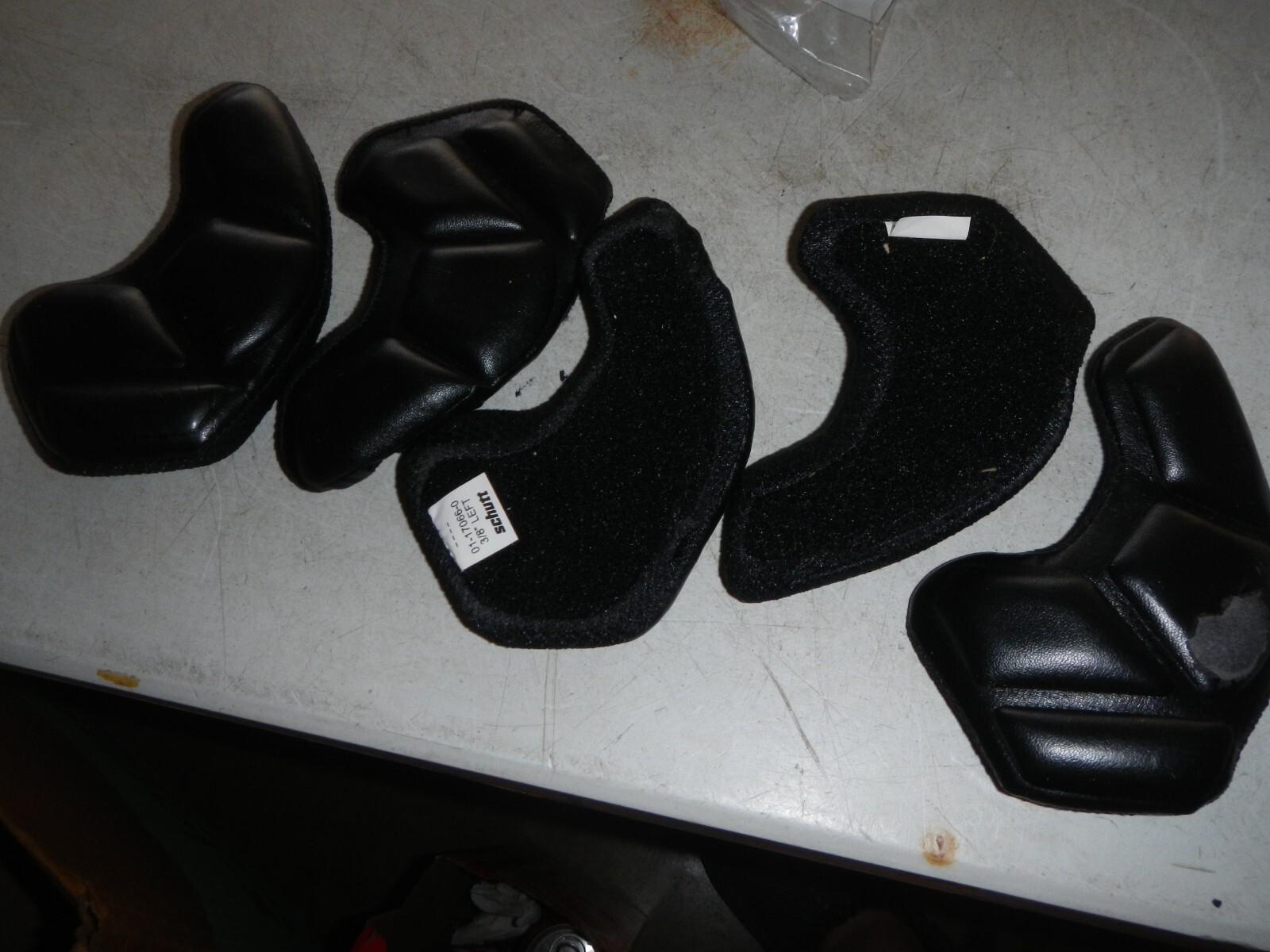 Schutt Leatherette Black Football Helmet Jaw Pads 01170662 33/8 1 1/