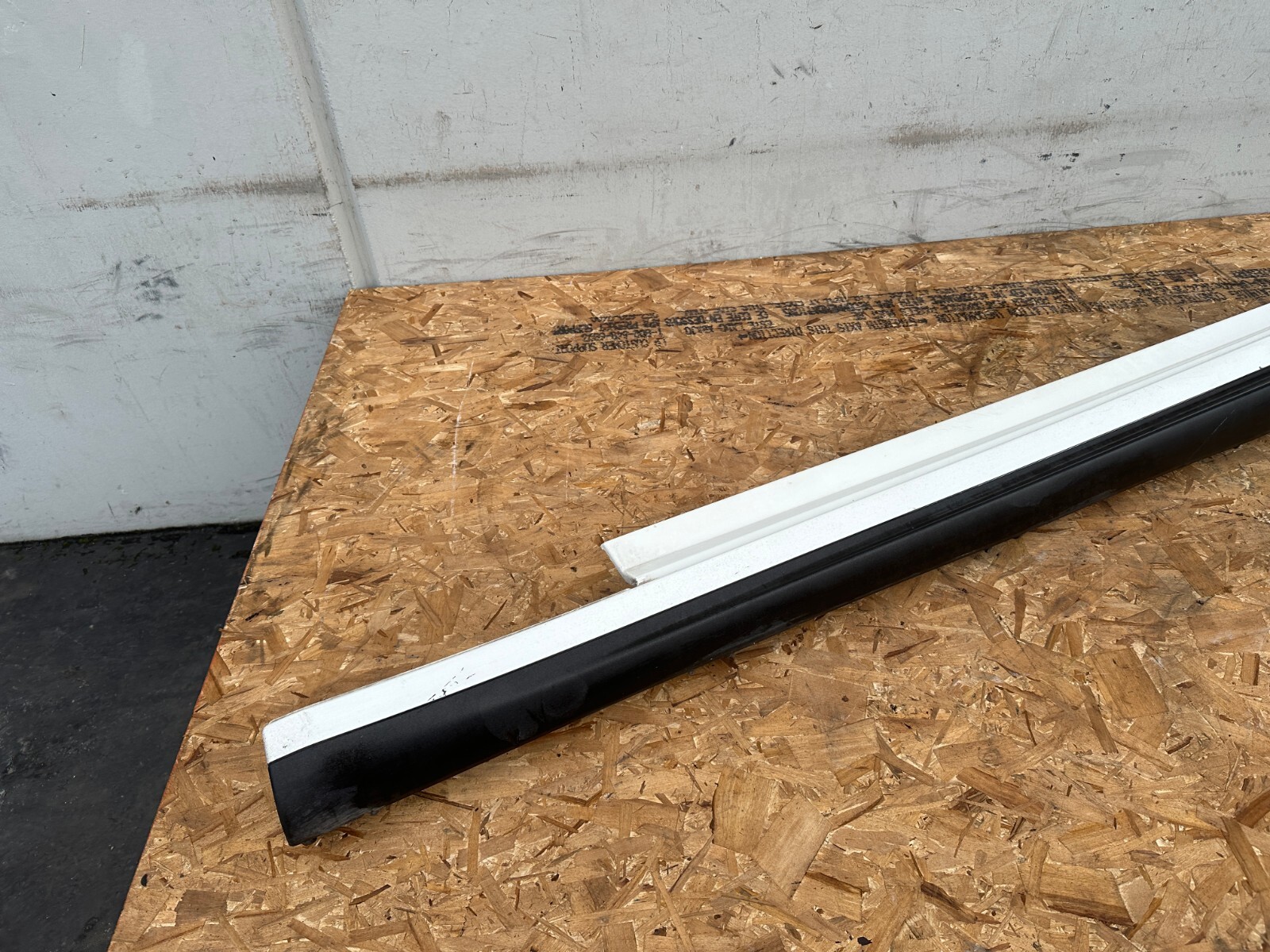 LEFT DRIVER SIDE SKIRT ROCKER PANEL ASSEMBLY 13-20 MASERATI QUATTROPORTE GTS