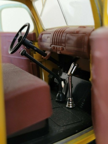 1/19 (IB) 1946 Chevy tanker , needs cleaning . no box , - Picture 8 of 8