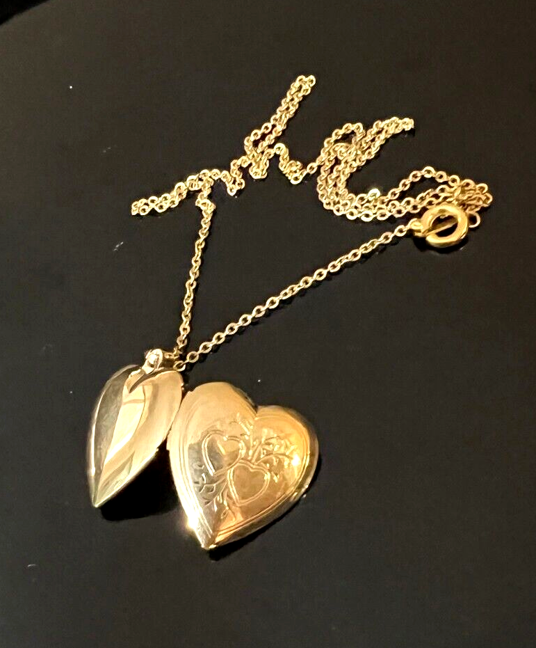 Vintage Gold Tone Double Heart Etched Photo Locket Pendant
