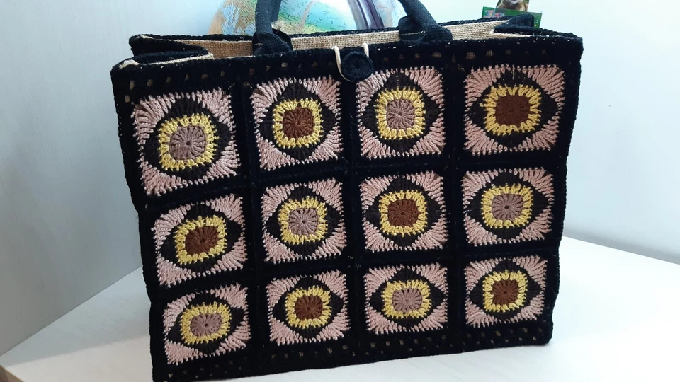 Borsa Granny Uncinetto Doubleface Cotone borsa donna iuta rivestita artigianale  - Immagine 4 di 4