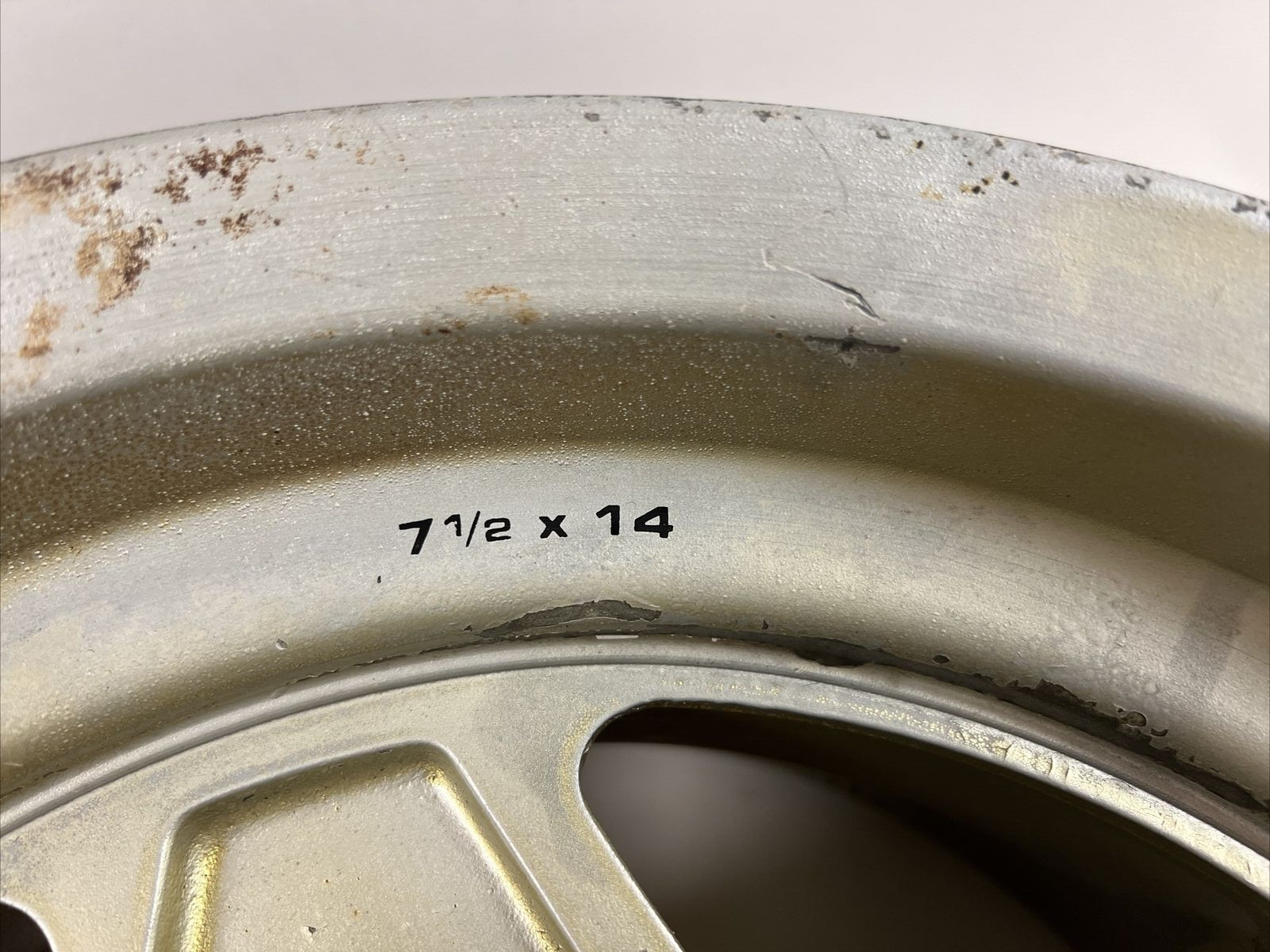 Ferrari Campagnolo Wheel 40899, 7 1/2  x 14