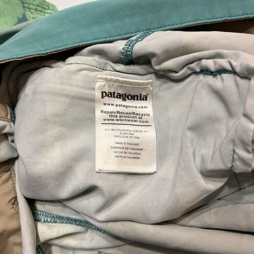 Patagonia Size 32 Men’s Green Swim Trunks - Picture 6 of 6