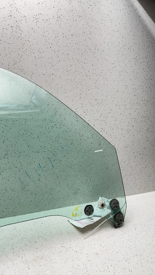 Subaru Subaru Forester 2003 2004 2005 2006 2007 2008 puerta delantera derecha vidrio Foto 3 de 4