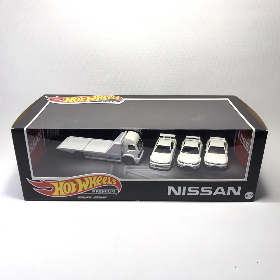 Hot Wheels Premium Nissan GT-R Garage Box Set R32 R33 R34 - Japanese Import MIB - Image 2 of 4