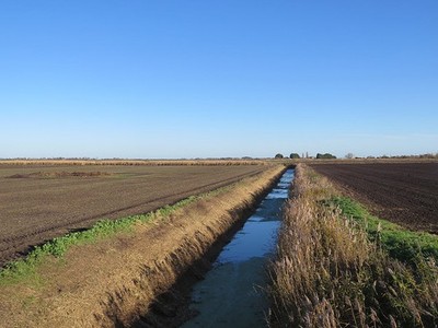 Foto 12x8 Ein Moorabfluss in der Nähe von Downham Hythe Coveney Diese Gewässer sind Pumpe c2017