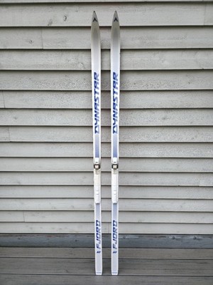 VINTAGE Old WHITE Snow Skis DYNASTAR FJORD Waxable Base SNS PROFIL  Measures 70''