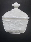 Elegant Vintage Retro Westmoreland Milk Glass Blackberry Pattern With A Lid 4199