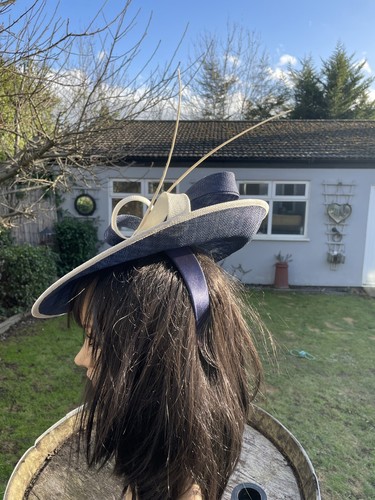 NAVY AND IVORY DISC FASCINATOR WEDDING ASCOT HAT OCCASION FORMAL MOTHER OF BRIDE - Picture 3 of 3