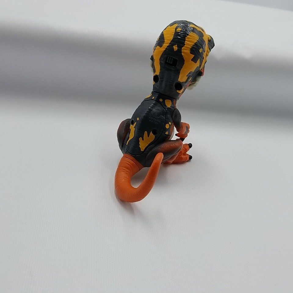 Untamed Raptor Fingerlings Toy Blaze (Orange) Interactive Dinosaur ...