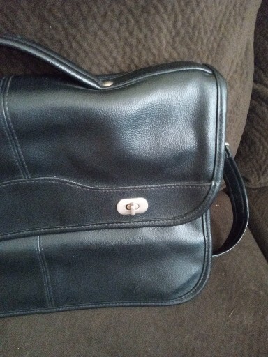 Soren (Black) Vintage Leather Double Twist Lock Flap Closure Soren (Black) Vintage Leather Double Twist Lock Flap Closure
