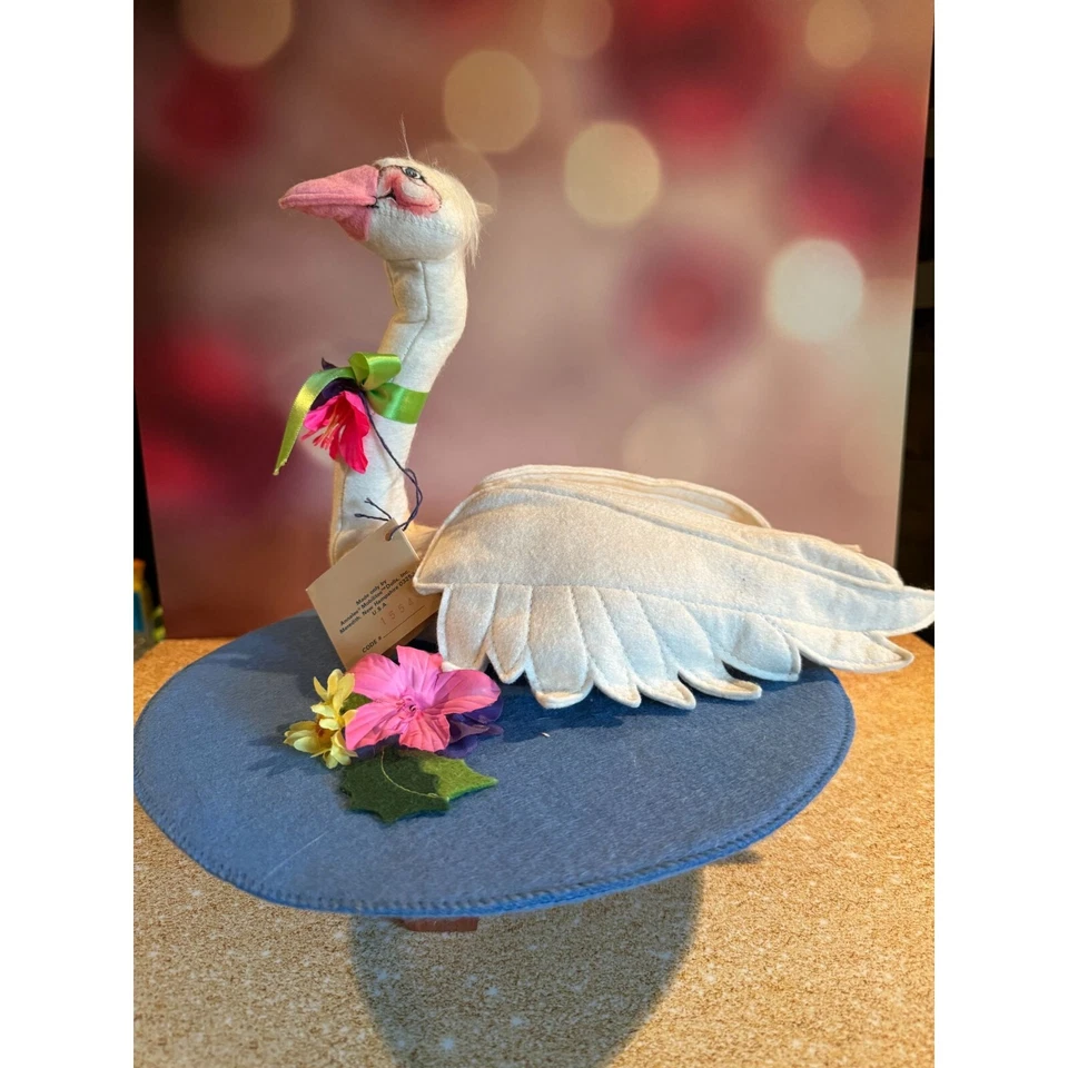 Vintage 1991 Annalee Swan #1554- New with Tags - Rare Find! - Image 2 of 4