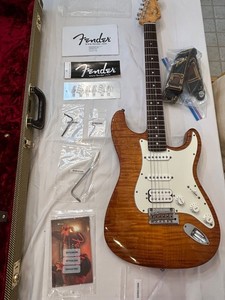 激レア Fender Select 2012 hss ストラトキャスター Fender Select
