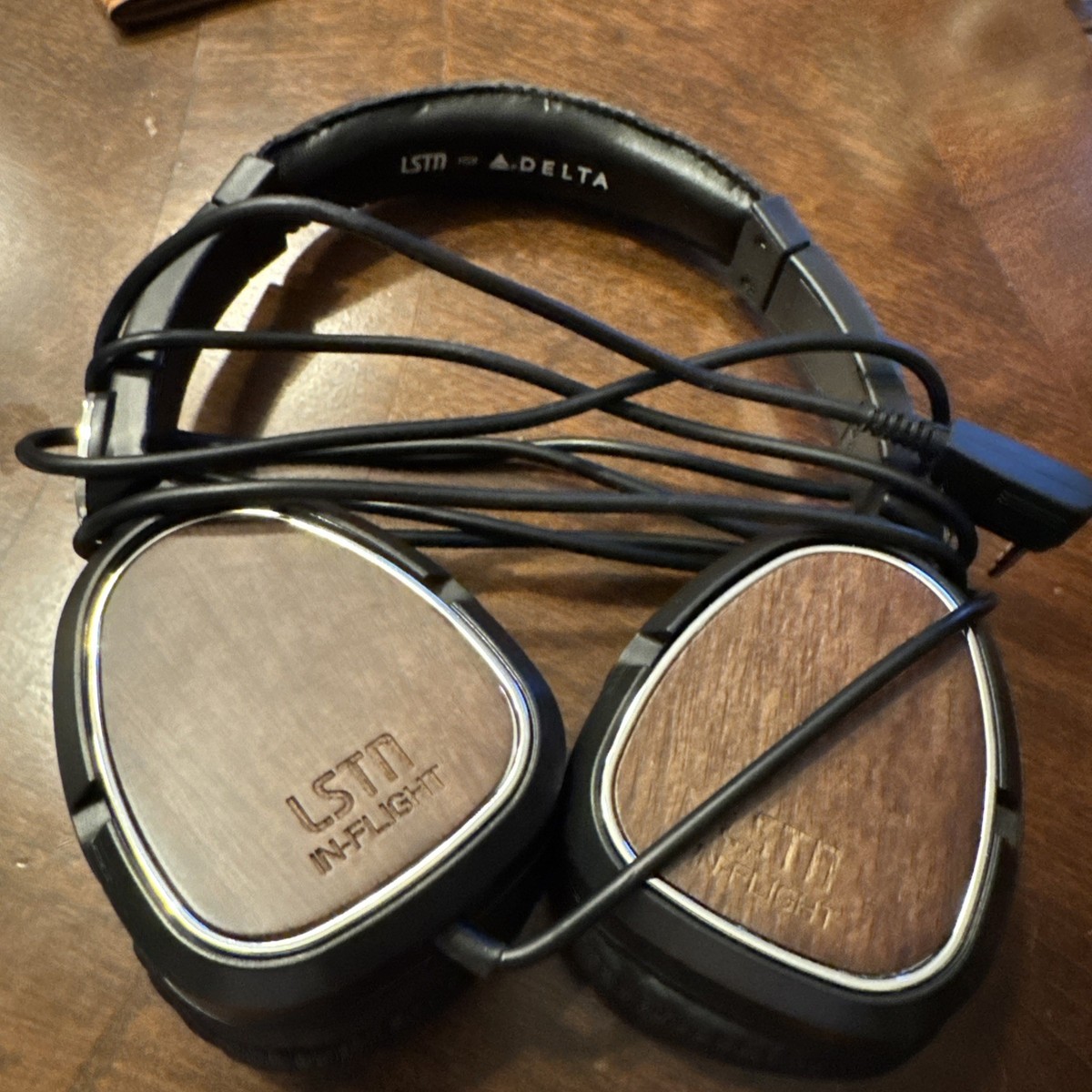 Delta Airline Business Class LSTN In-flight Audio Noise Canceling