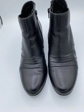 Ladies Clark’s Black Leather Boots Size 7.5 Wide Fit